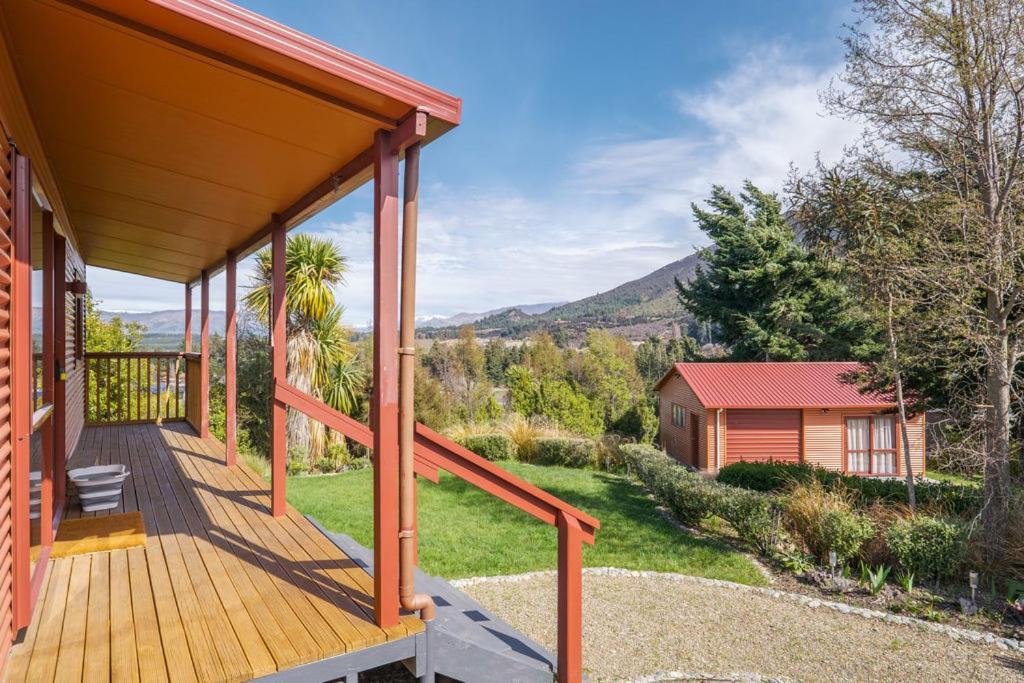 Korimako Ridge - Lake Hawea Holiday Home Esterno foto