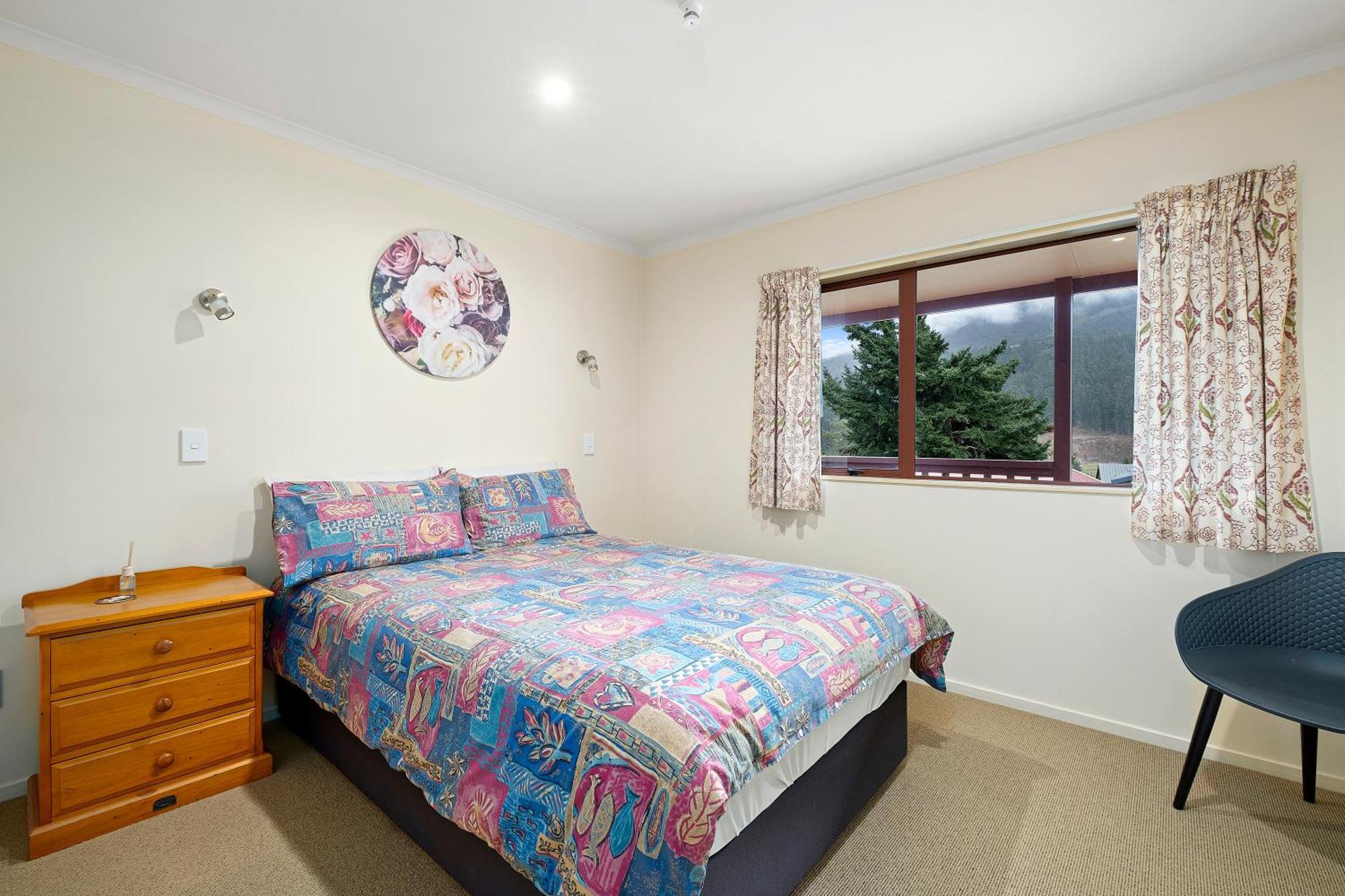 Korimako Ridge - Lake Hawea Holiday Home Esterno foto